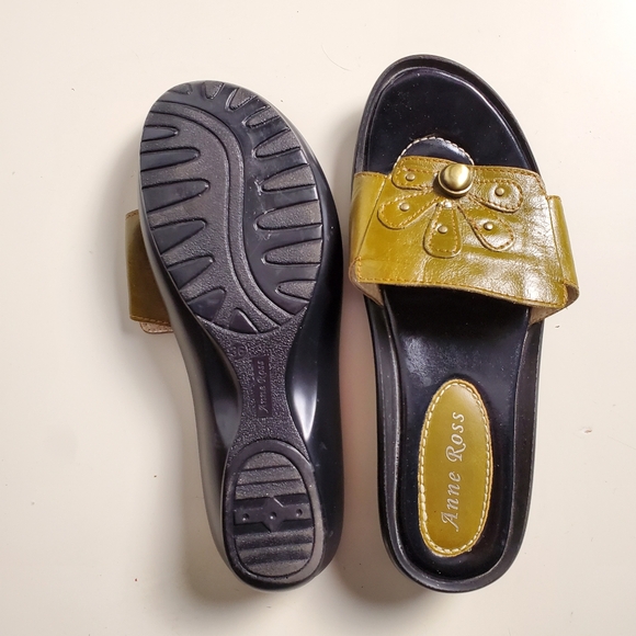 Anne Ross Olive Green Slip on sandals - Picture 3 of 3